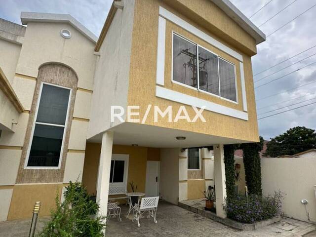 Townhouse para Venta en Ciudad Ojeda - 1