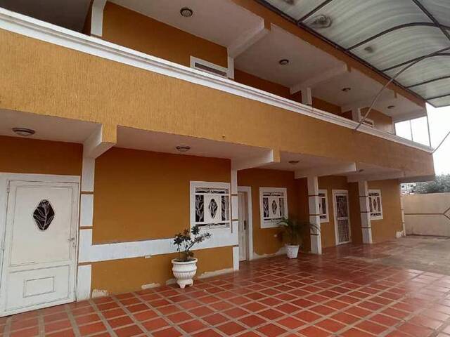 #1153 - Apartamento para Venta en Cabimas - V - 3