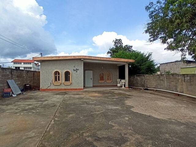 #1197 - Casa para Venta en Cabimas - V - 2