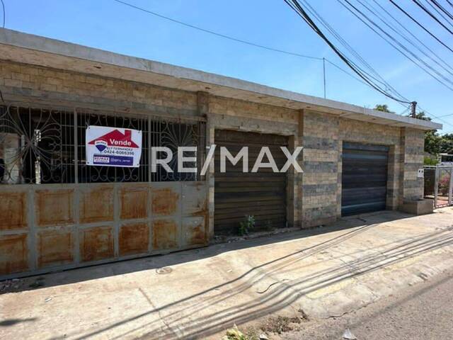 #1653 - Casa para Venta en Maracaibo - V