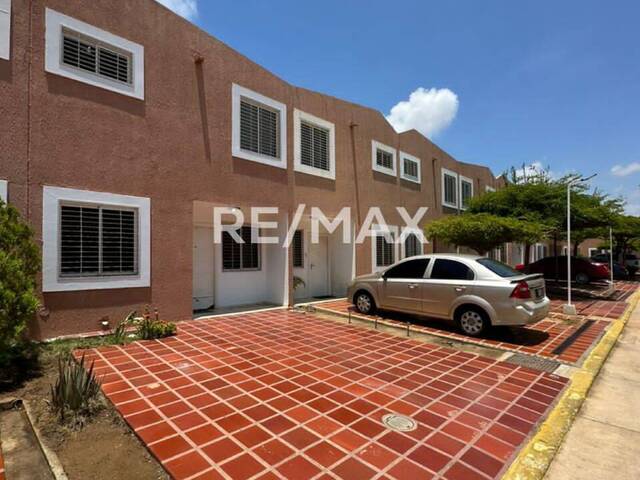 #1654 - Townhouse para Venta en Maracaibo - V