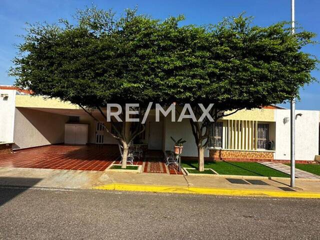 #1710 - Casa para Venta en Maracaibo - V