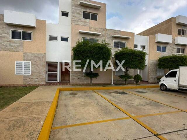 Townhouse para Venta en Maracaibo - 2