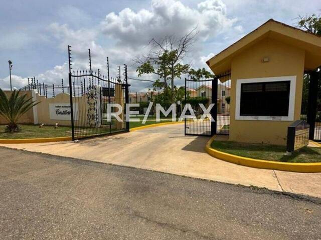 Townhouse para Venta en Maracaibo - 1