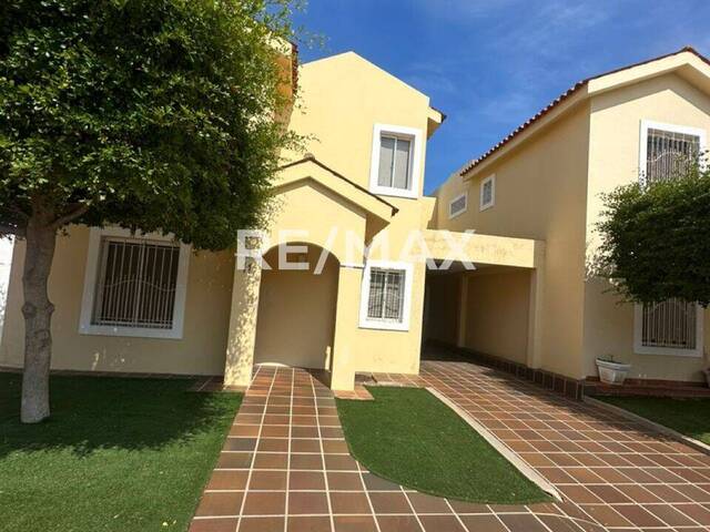 #1796 - Townhouse para Venta en Maracaibo - V