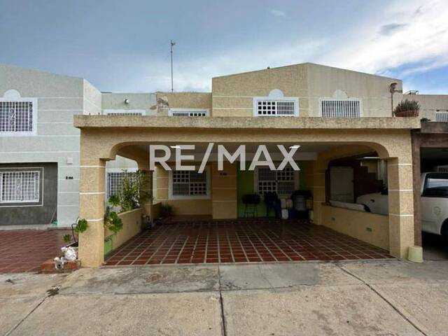 Townhouse para Venta en Maracaibo - 2