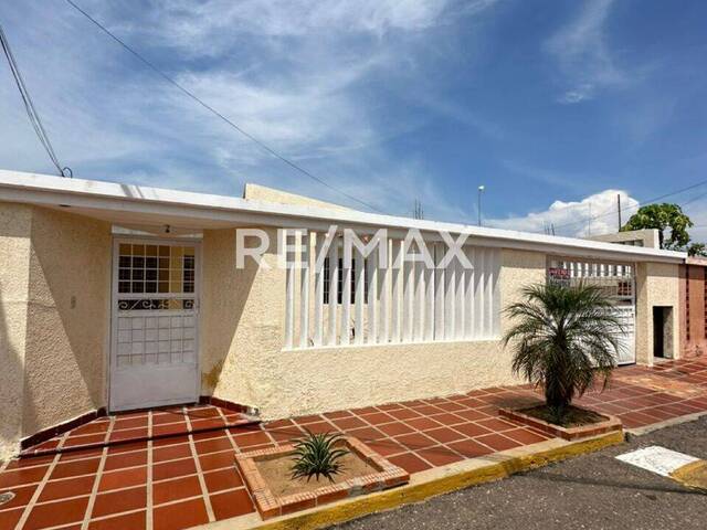 #1906 - Casa para Venta en Maracaibo - V