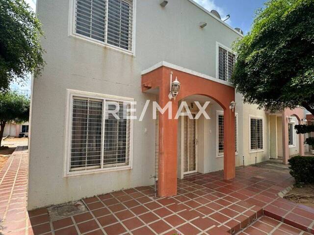 #1919 - Townhouse para Venta en Maracaibo - V