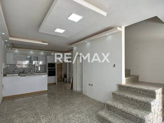 #1964 - Townhouse para Venta en Ciudad Ojeda - V