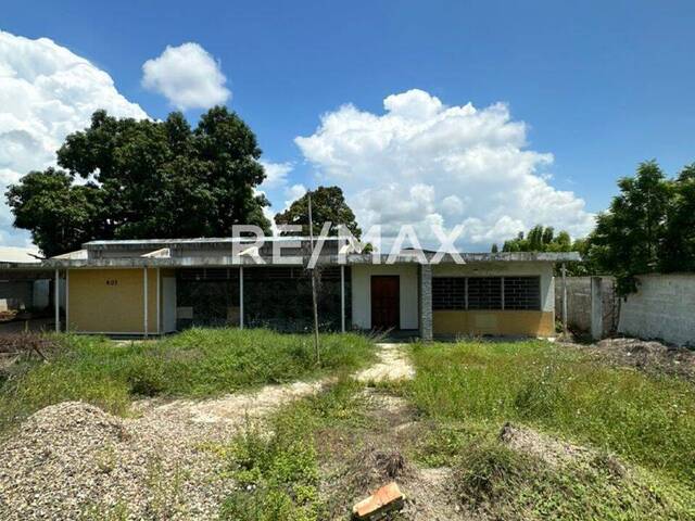 #1972 - Terreno para Venta en Cabimas - V