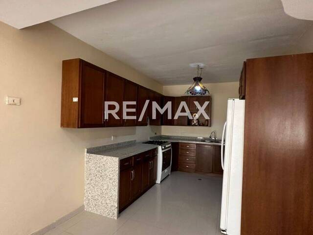 #1985 - Townhouse para Venta en Maracaibo - V