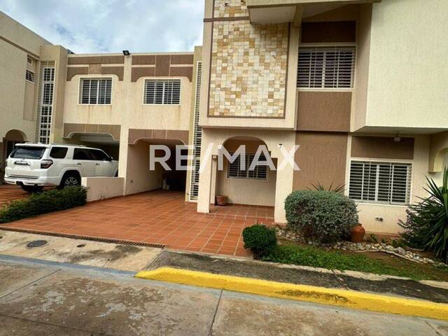 Townhouse para Venta en Maracaibo - 2