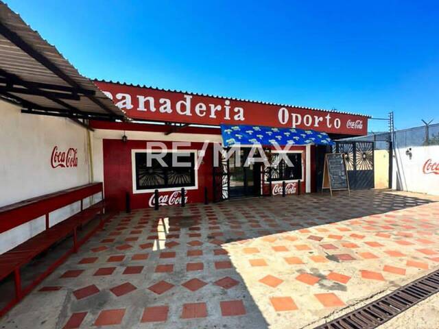 Local Comercial para Venta en Los Puertos de Altagracia - 1