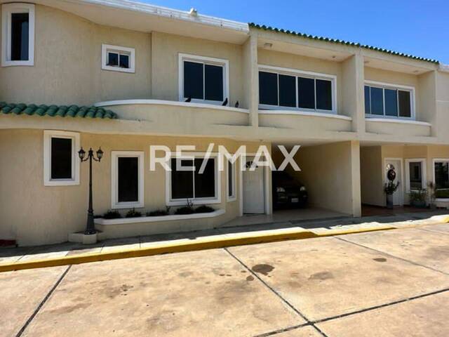 #2441 - Townhouse para Venta en Maracaibo - V