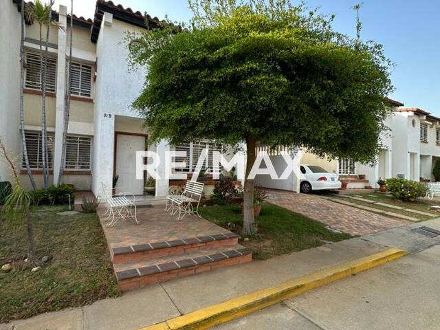 #2582 - Townhouse para Venta en Maracaibo - V - 1