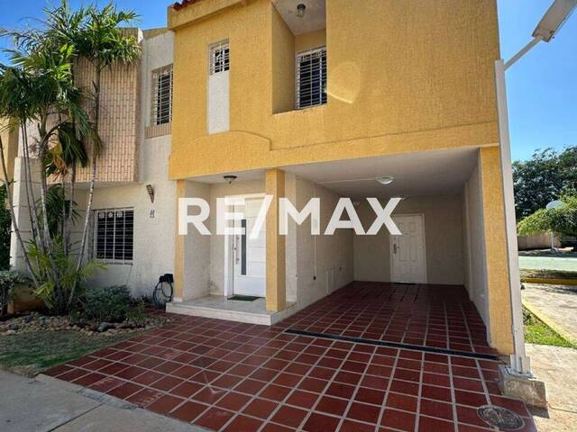 Townhouse para Alquiler en Maracaibo - 2