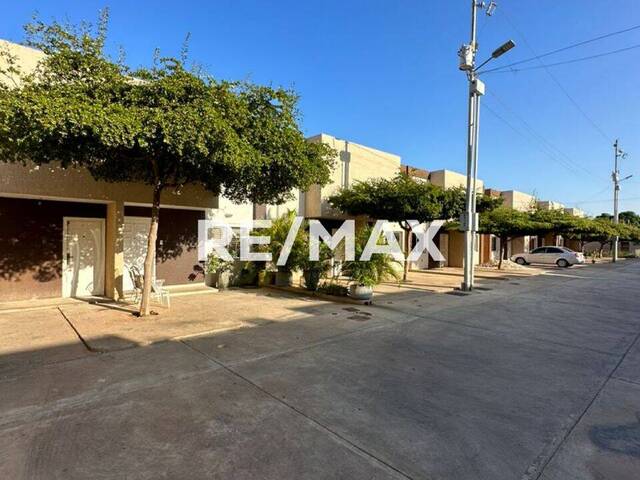 #2621 - Townhouse para Venta en Maracaibo - V