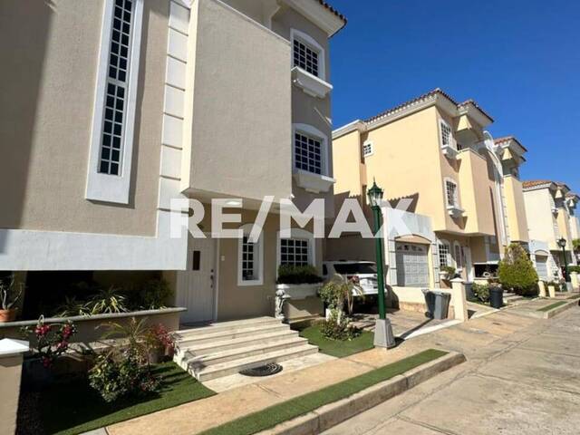 #2662 - Townhouse para Venta en Maracaibo - V