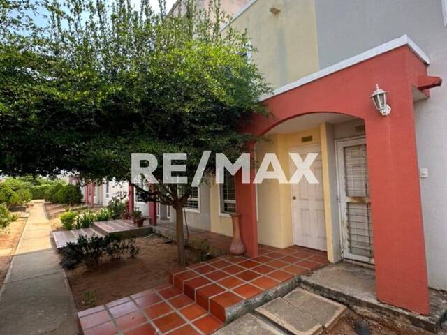 #2776 - Townhouse para Venta en Maracaibo - V - 1