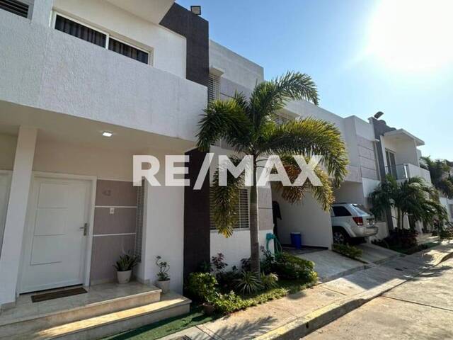 Townhouse para Venta en Maracaibo - 1