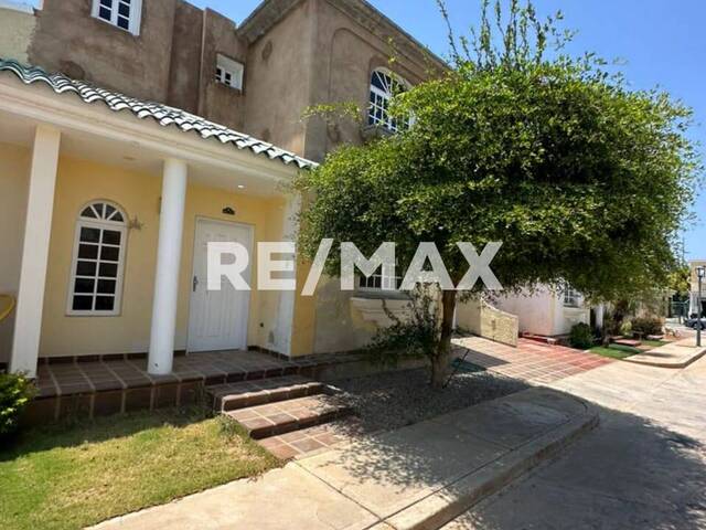 Townhouse para Venta en Maracaibo - 1