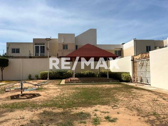 #2928 - Casa para Venta en Maracaibo - V - 3